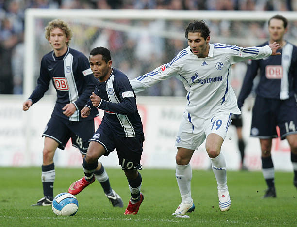 并通过积极 并通过积极