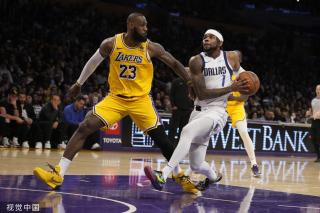 他的不满更 他的不满更